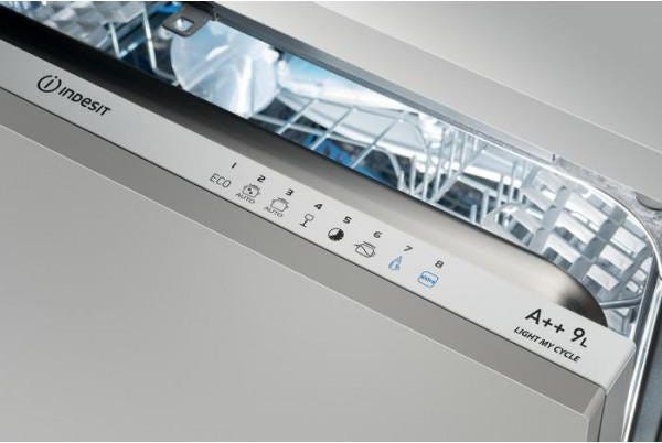 Indesit DSIO3T224CEID Lavastoviglie da incasso cm. 45 - coperti 10 - inox