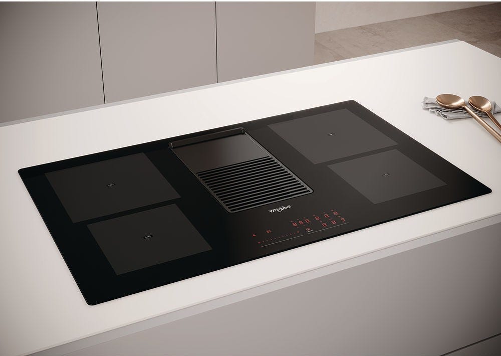 Whirlpool WVH 92 K Piano cottura a induzione cm 83 con cappa integrata da 630 m3/h - vetroceramica nero