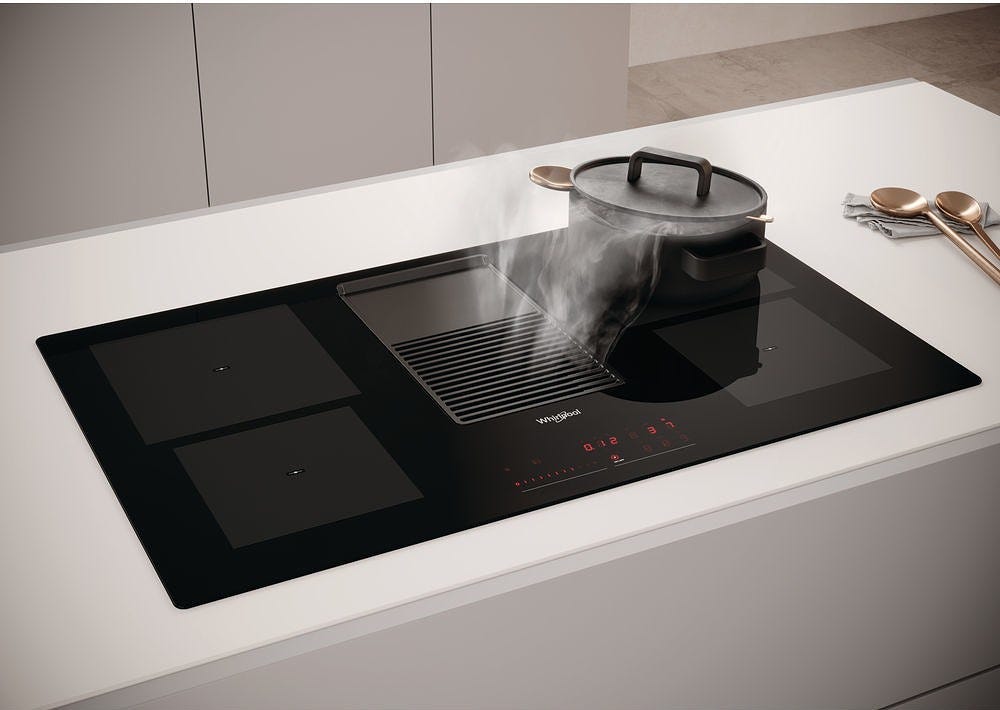 Whirlpool WVH 92 K Piano cottura a induzione cm 83 con cappa integrata da 630 m3/h - vetroceramica nero