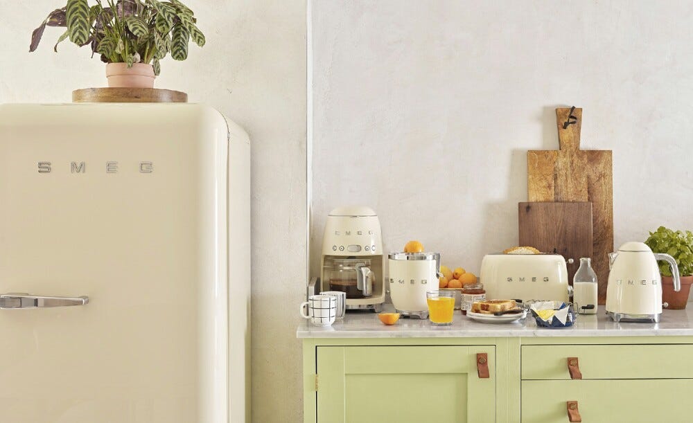 Smeg Selection DCF02CREU 50's Style Macchina da Caffè Filtro - panna Lucido