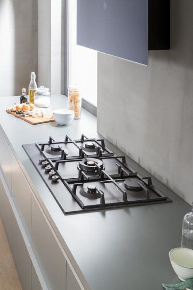 Bertazzoni P905CPRONE Professional Piano cottura a gas 90 cm, 5 fuochi, doppio bruciatore wok centrale 5 kW, nero opaco