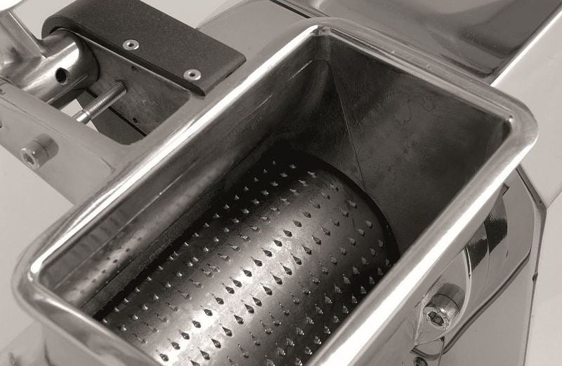 Fama FTGIK103 Uniko Tritacarne Grattugia monofase 200/50 kg, gruppo macinazione in acciaio inox completamente smontabile