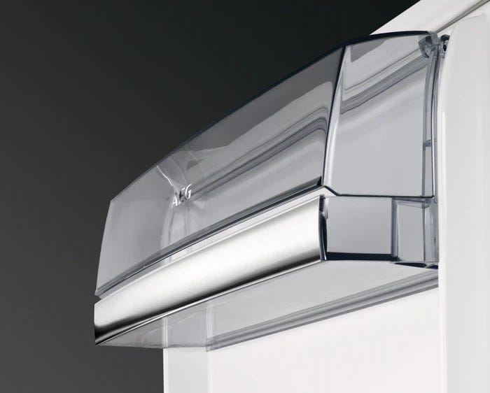 AEG SCE818F6TS Frigorifero con congelatore da incasso cm. 55 h. 177 - lt. 254