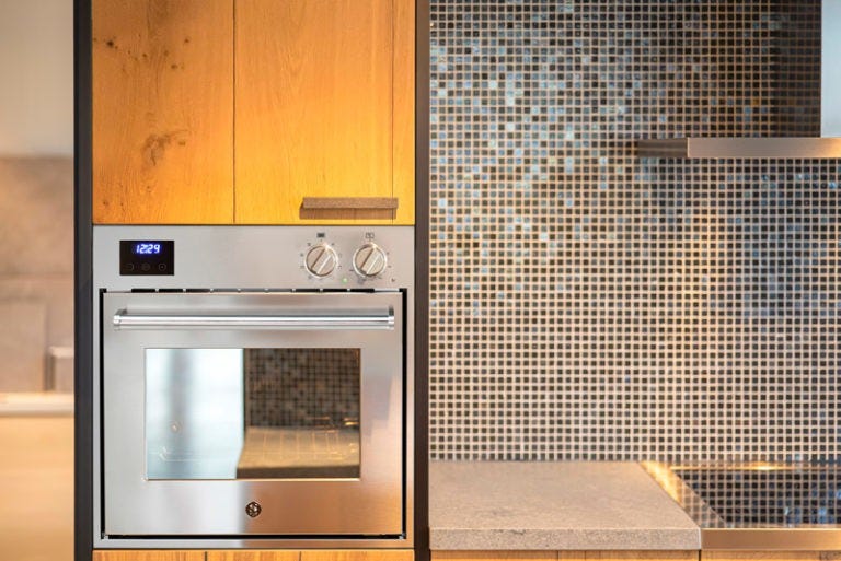 Steel Enfasi EQFE6 Design40 Forno da incasso 70 litri, 10 funzioni, programmatore TFT, acciaio inox