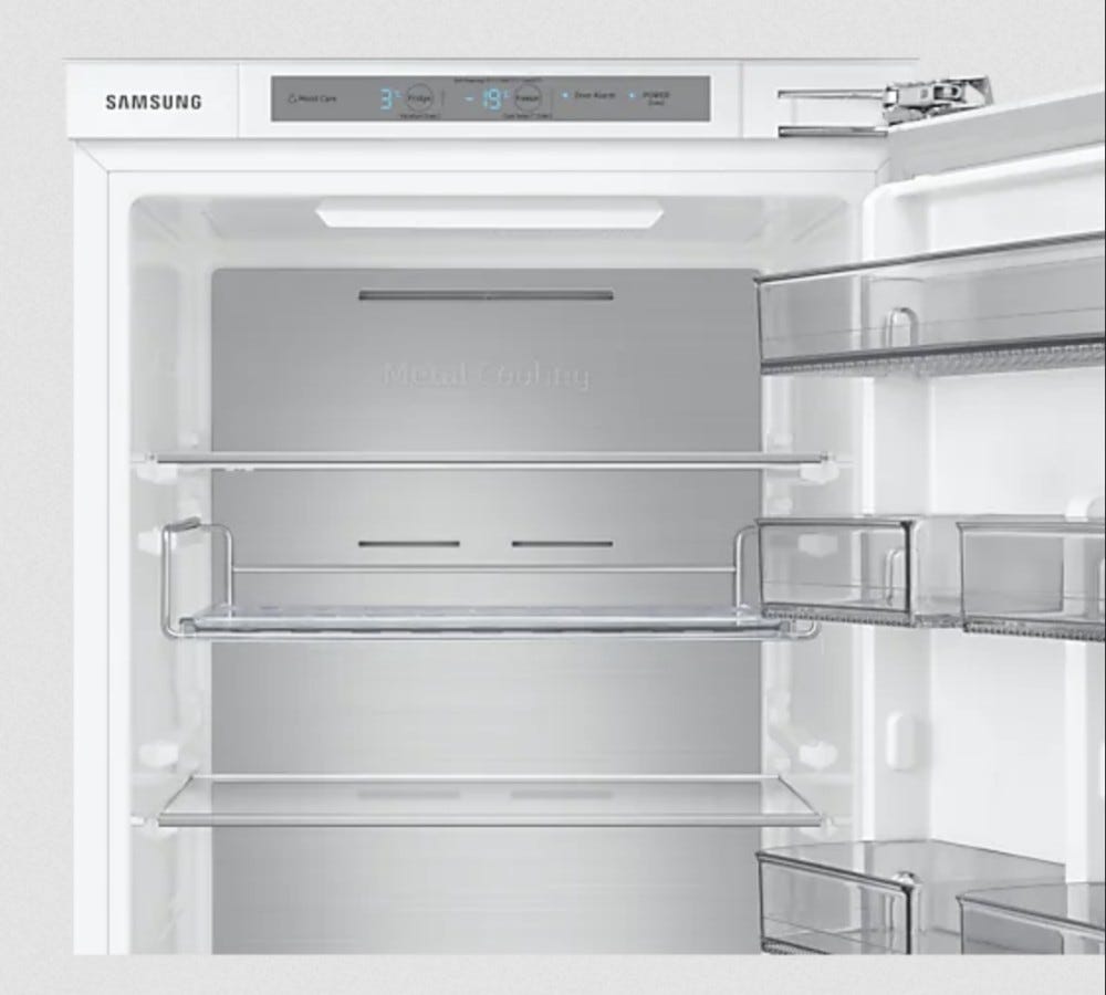 Samsung BRB26715CWW Frigorifero con congelatore da incasso cm. 54 h. 177 - lt. 264