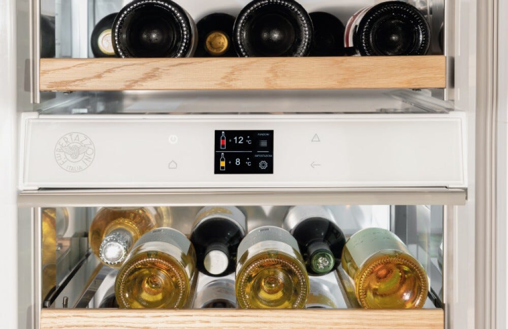 Bertazzoni WC455BLP2T Professional Cantina vini da incasso 45 cm, 52 bottiglie, doppia zona 4–18 °C, Touch & Scroll, apertura a sinistra, da pannellare (maniglie NON incluse)