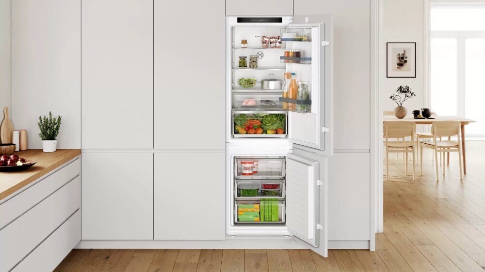Bosch KIN86VSE0 4 Frigorifero combinato da incasso Bosch KIN86VSE0 Serie 4, 260 litri, NoFrost, VitaFresh XXL, classe E, h 177 cm