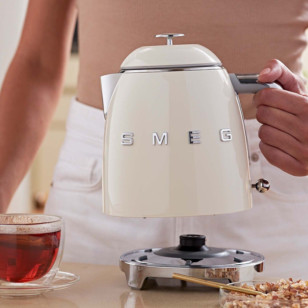 Smeg Selection KLF05CREU 50's Style Mini Bollitore - panna lucido