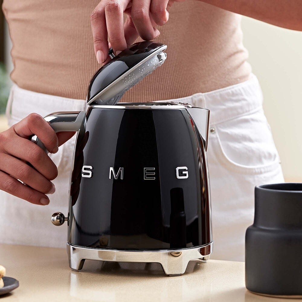 Smeg Selection KLF05BLEU 50's Style Mini Bollitore - nero Lucido