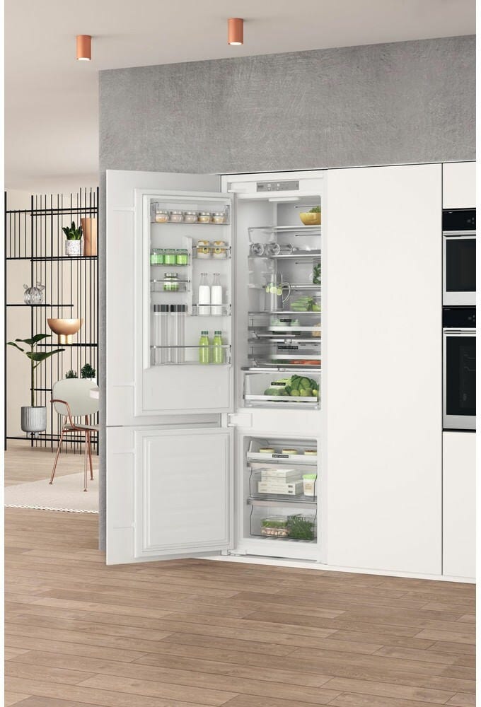 Whirlpool WHC20 T573 P Frigorifero con congelatore da incasso cm. 54 h. 194 - lt. 280 - bianco