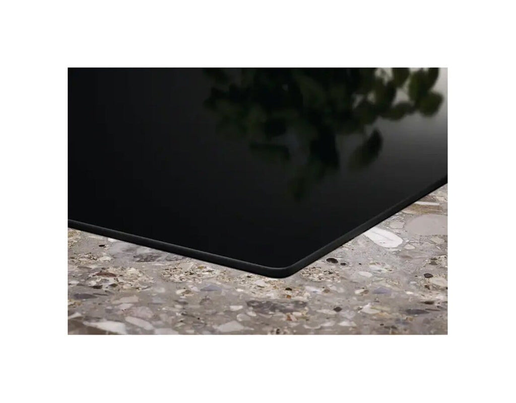 Electrolux KCC84453CK Piano ad induzione con cappa integrata 83 cm, DoubleBridge, Hob2Hood, nero