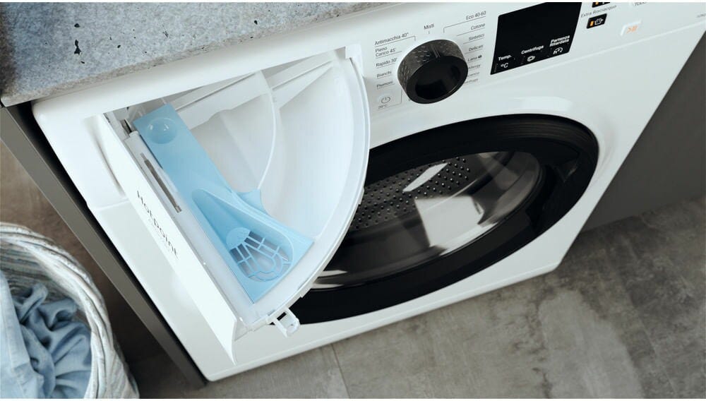 Hotpoint Ariston NF1046WKIT Lavatrice cm.60 - capacità 10 kg - bianco
