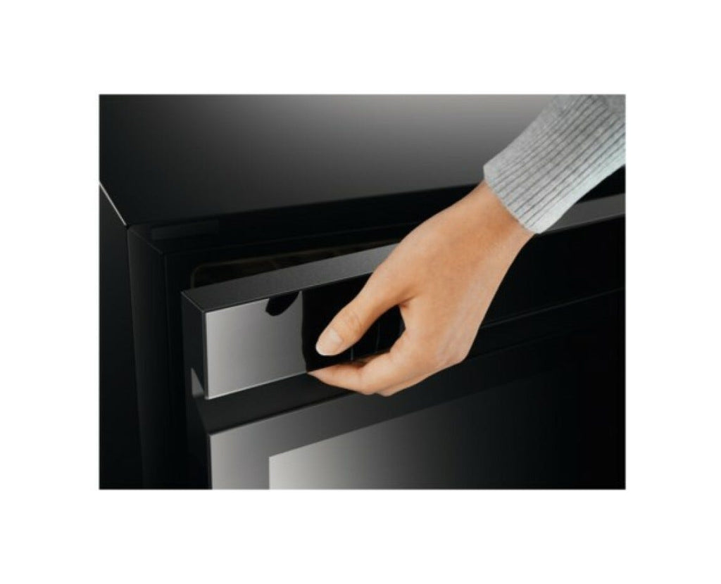 Electrolux EWUS040B8B 800 Cantina vino da incasso cm.60 h.82 - 40 bottiglie - nero