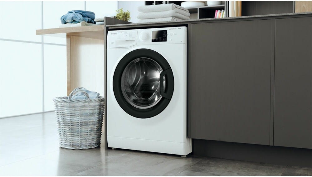Hotpoint Ariston RSSGR527BI Lavatrice slim cm. 60 - profondità cm. 44 - capacità 7 kg - bianco