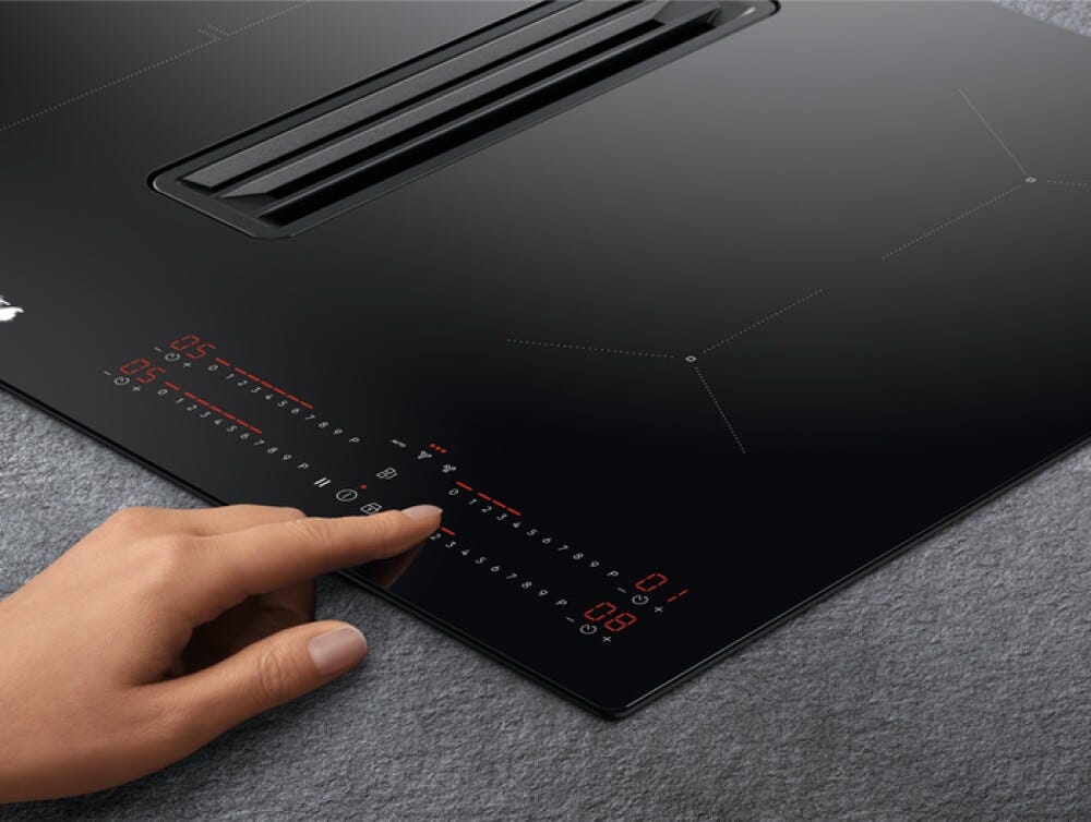 AEG CCE84543CB Piano cottura a induzione con cappa filtrante integrata cm. 80 - vetroceramica nero