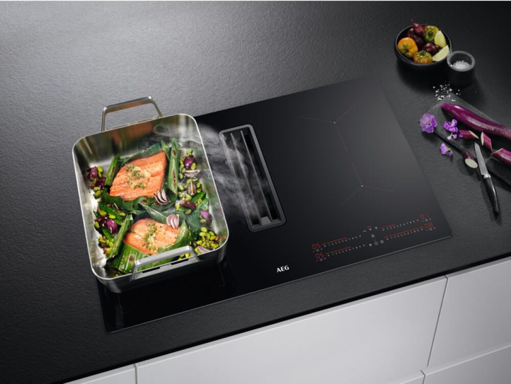 AEG CCE84543CB Piano cottura a induzione con cappa filtrante integrata cm. 80 - vetroceramica nero