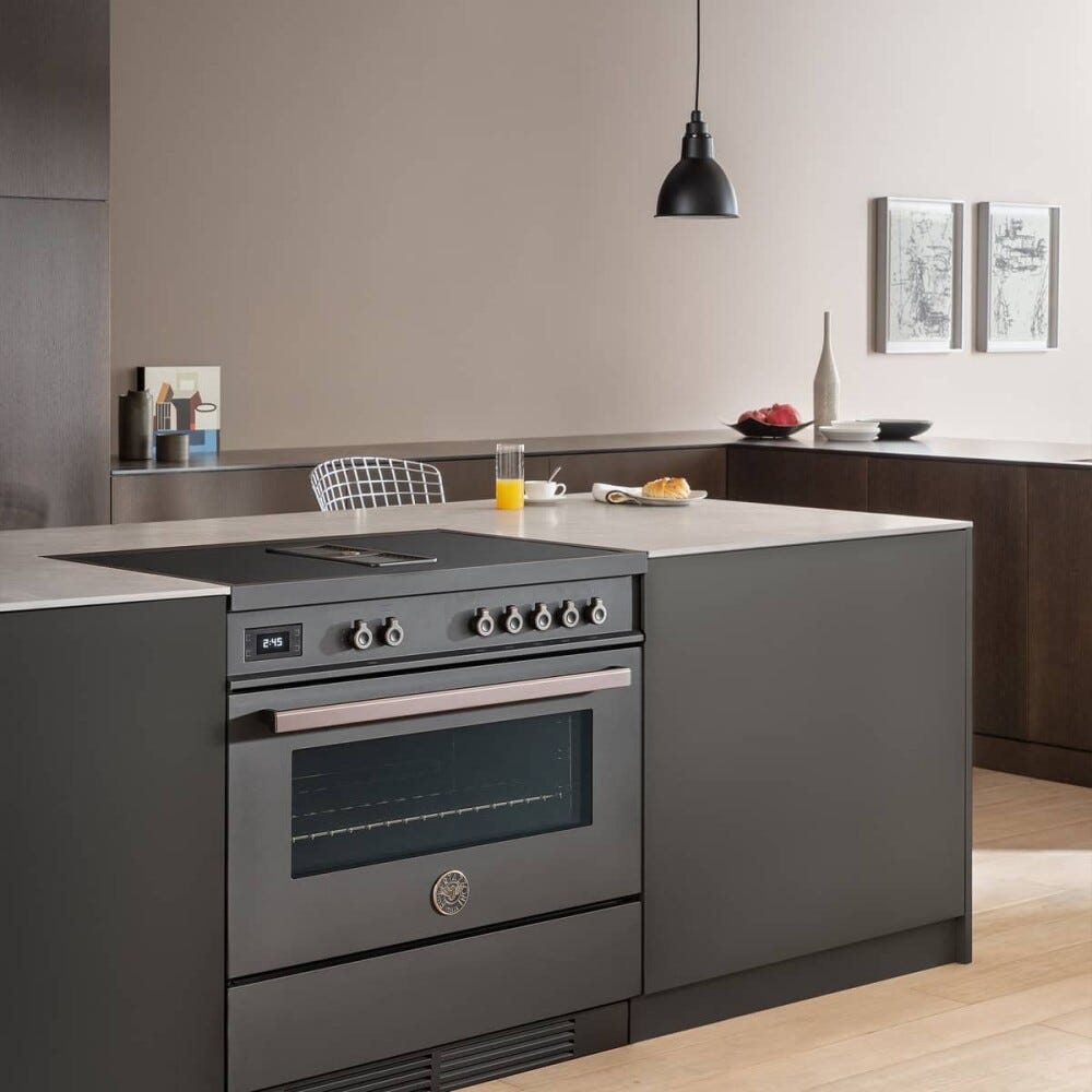 Bertazzoni PROCH94I1ECAT Professional Cucina da accosto cm. 90 - 4 zone induzione + 1 forno elettrico + cappa aspirante - carbonio