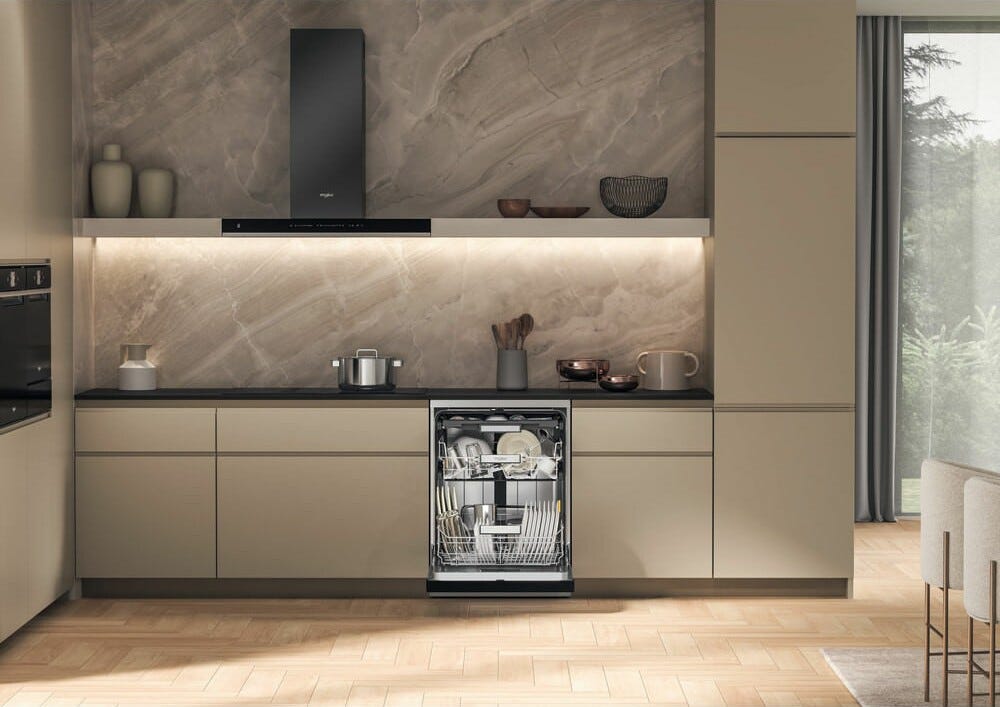 Whirlpool W7F HS51 X Lavastoviglie a libera installazione cm. 60 - capacità 15 coperti - inox