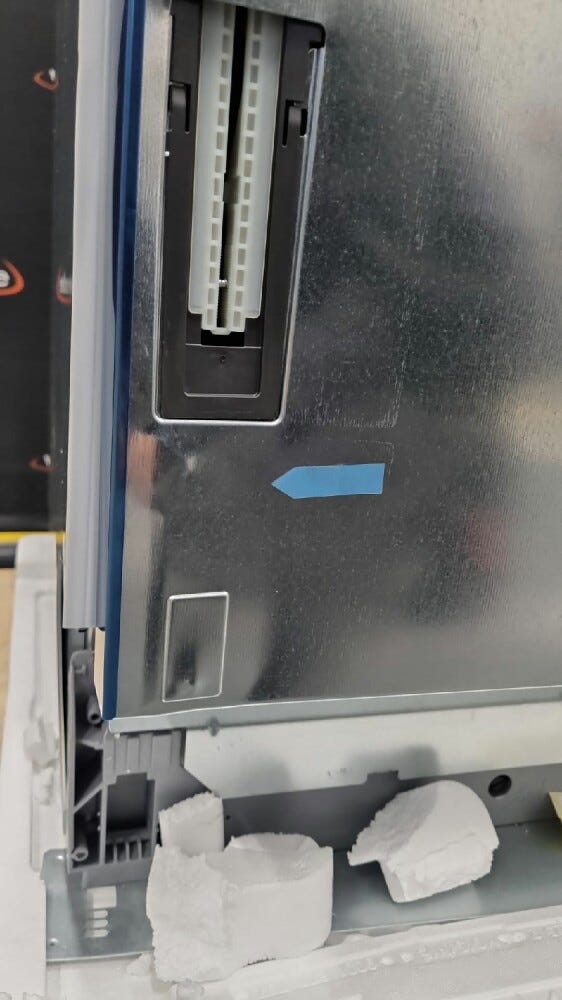 Siemens OUTLET SX75ZX49CE Lavastoviglie integrata totale XXL cm. 60 - 14 coperti - ARTICOLO NUOVO CON LIEVI AMMACCATURE SU PARTE FRONTALE SX E PORTA DX (non visibili a prodotto installato)