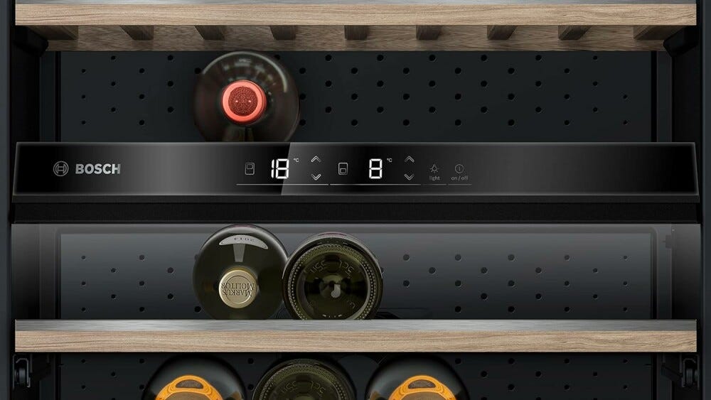 Bosch KWK36ABGA Serie 6 Cantina vino a libera installazione - cm. 60 h. 186 - 199 bottiglie - nero