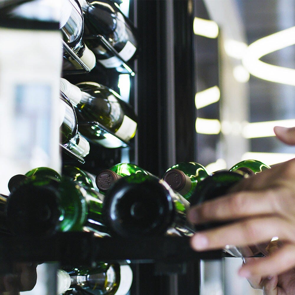 Temptech CPRO1800SX Copenaghen Cantina vino a libera installazione - cm. 66 h. 184 - 143 bottiglie - inox