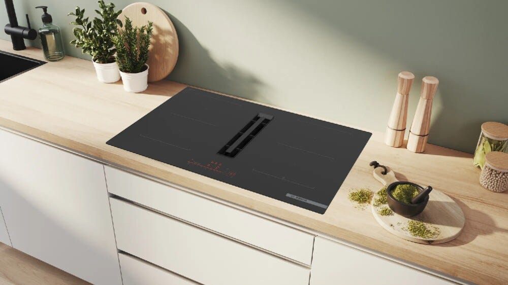Bosch PVQ811H26E 6 Piano cottura induzione cm. 80 con cappa integrata da 500 m3/h - vetroceramica nero