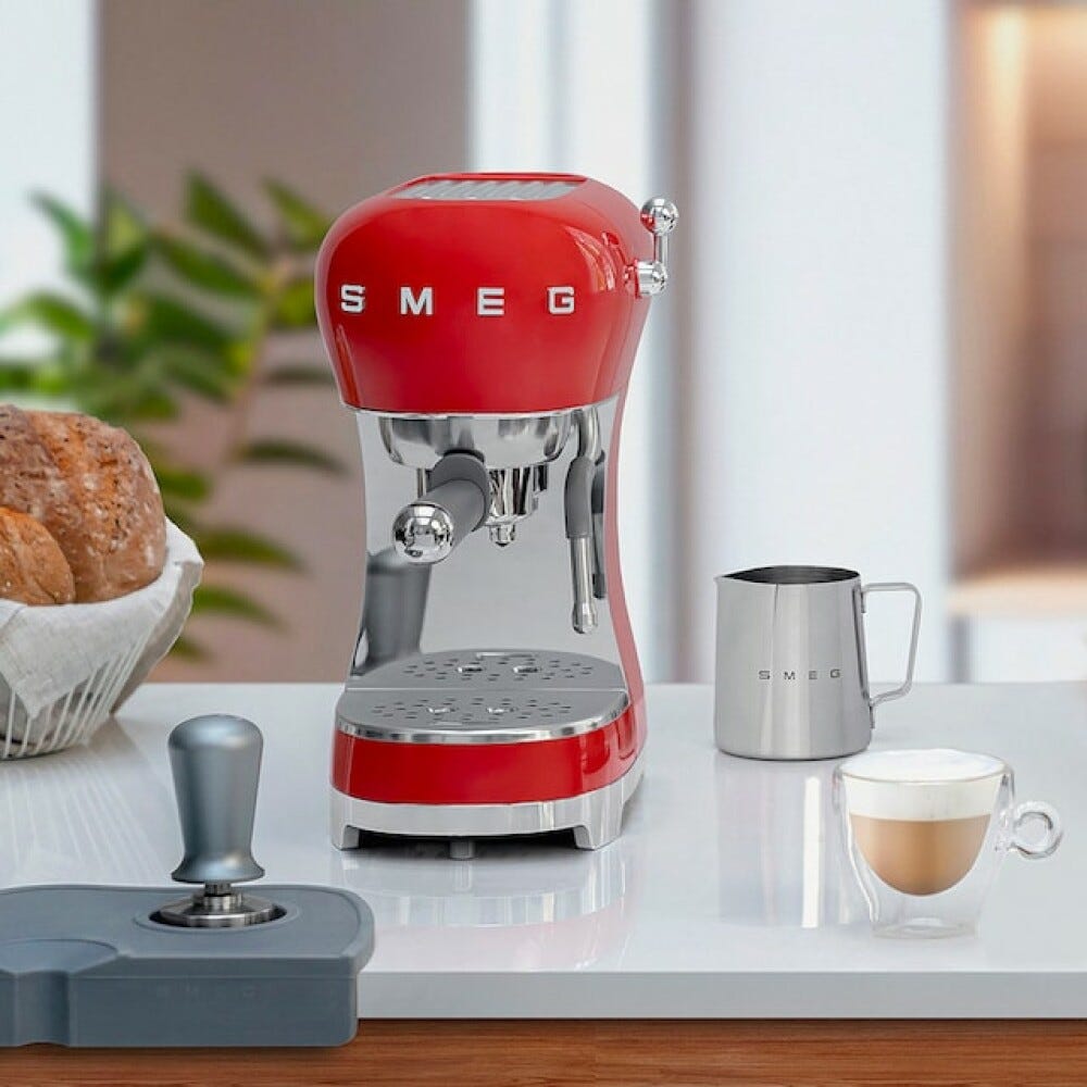 Smeg Selection ECF02RDEU 50's Style Macchina da caffè espresso manuale - rosso lucido