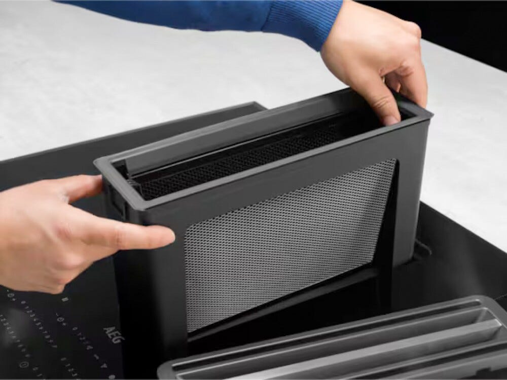AEG NCP84C01AZ Piano ad induzione con cappa integrata 83 cm, SaphirMatt, Hob2Hood, vetroceramica nero