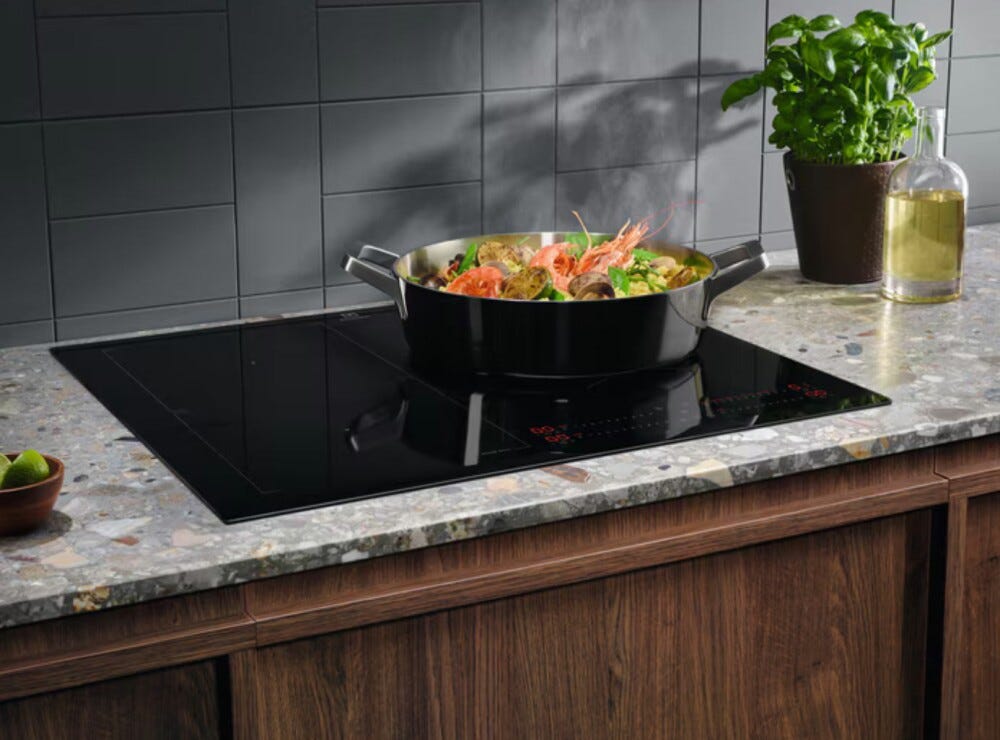Electrolux EIS62453 Serie 700 SenseBoil Piano cottura a induzione cm. 59 - vetroceramica nero