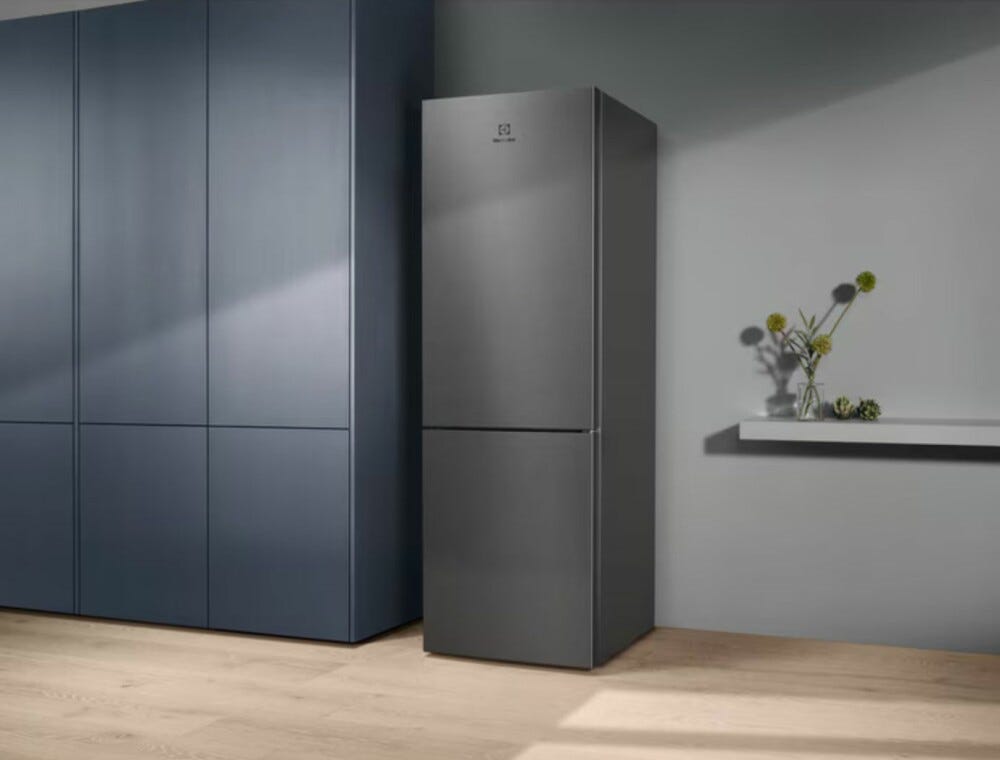 Electrolux LNT6ME32U2 Serie 600 TwinTech Frigorifero con congelatore a libera installazione cm. 60 h 186 - lt. 331 - inox