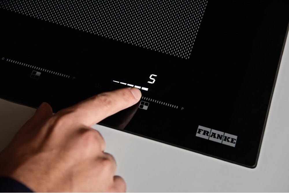 Franke FMY 8391 HI Mythos 2-gether Icon Steel Piano cottura induzione cm. 83 con cappa integrata da 600 m³/h - cristallo nero