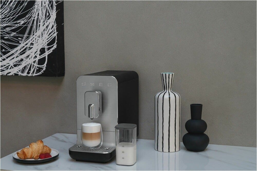 Smeg Selection BCC13BLMEU Macchina da caffè automatica con sistema latte - nero opaco