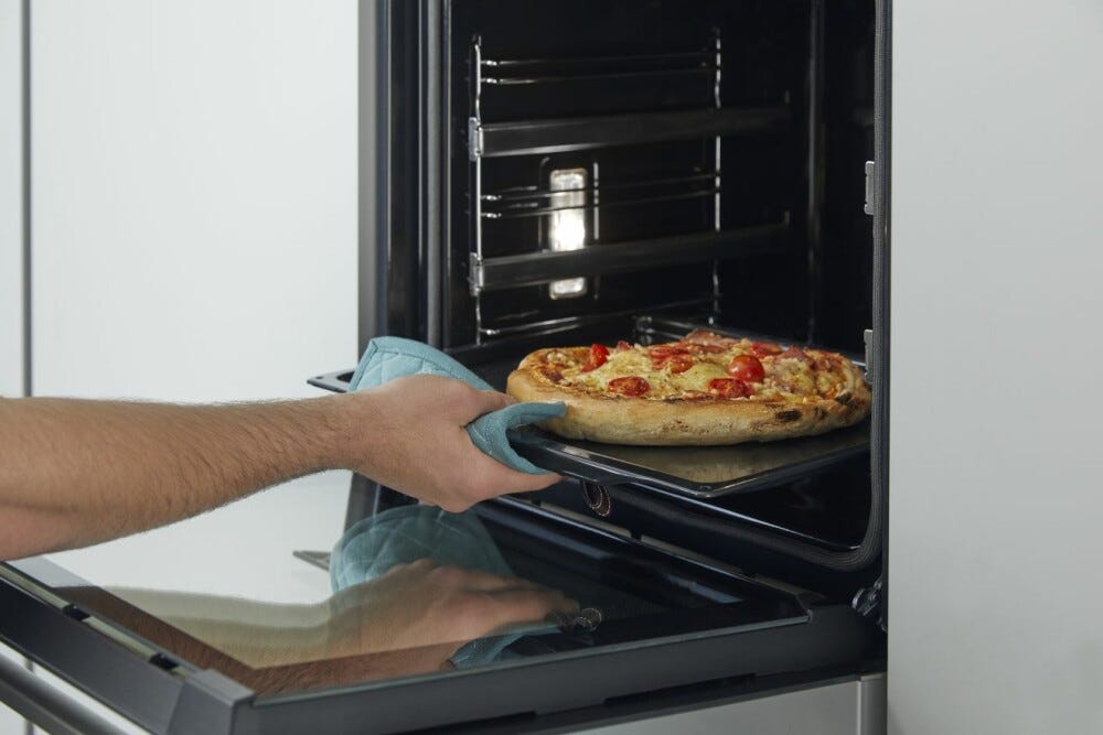 Hisense BI350BGPZ Forno elettrico pirolitico cm. 60 - nero
