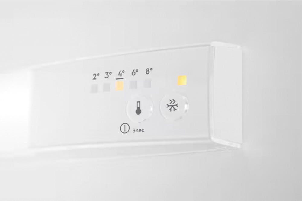 AEG NSF5O12ES Serie 5000 Optispace Frigorifero con congelatore monoporta da incasso cm. 54 h. 122 - lt. 174