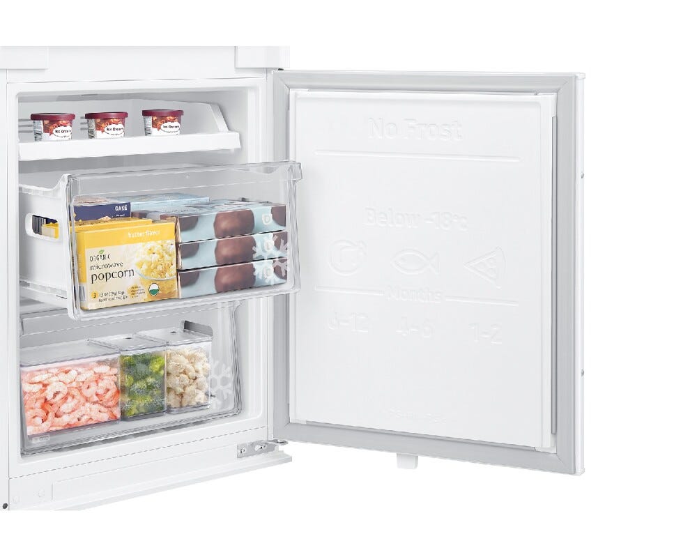 Samsung BRB70F30BES0EO Frigorifero con congelatore da incasso cm. 54 h. 194 - lt. 298