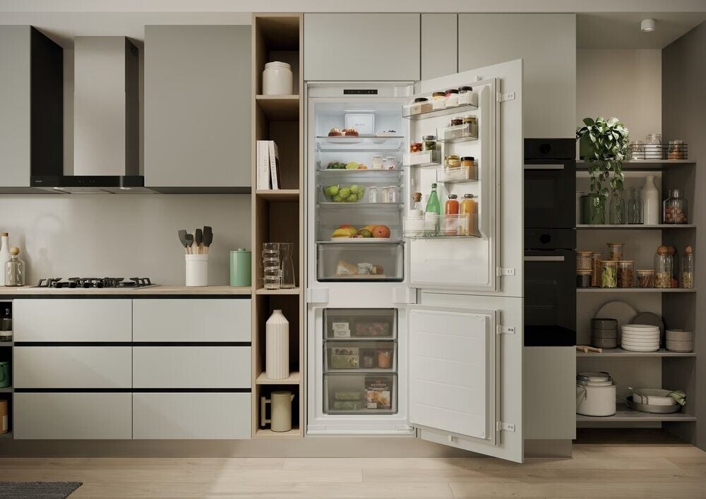 Candy CNBQL3518EV Fresco 400 Frigorifero con congelatore da incasso - cm. 54 h. 178 - lt. 268