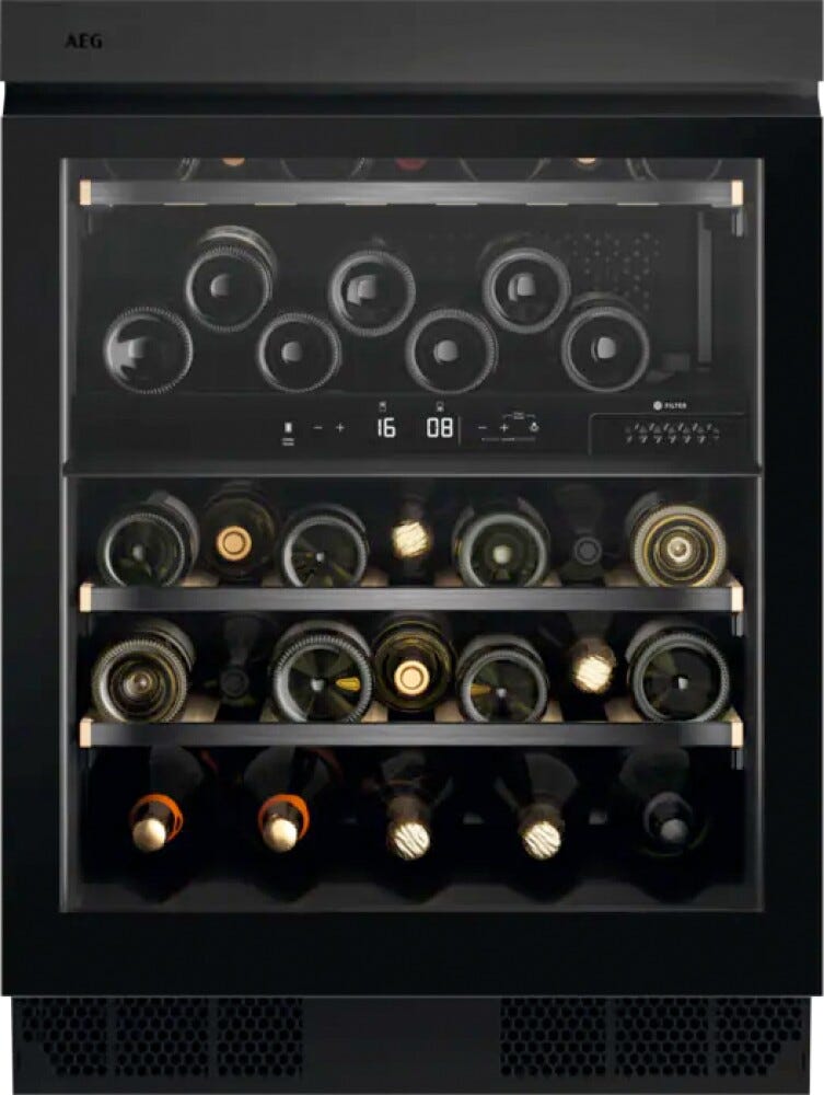 AEG NSW8D826GT Serie 8000 Perfect Shelving Cantina vini da incasso cm. 60 h. 72 - 40 bottiglie - nero opaco