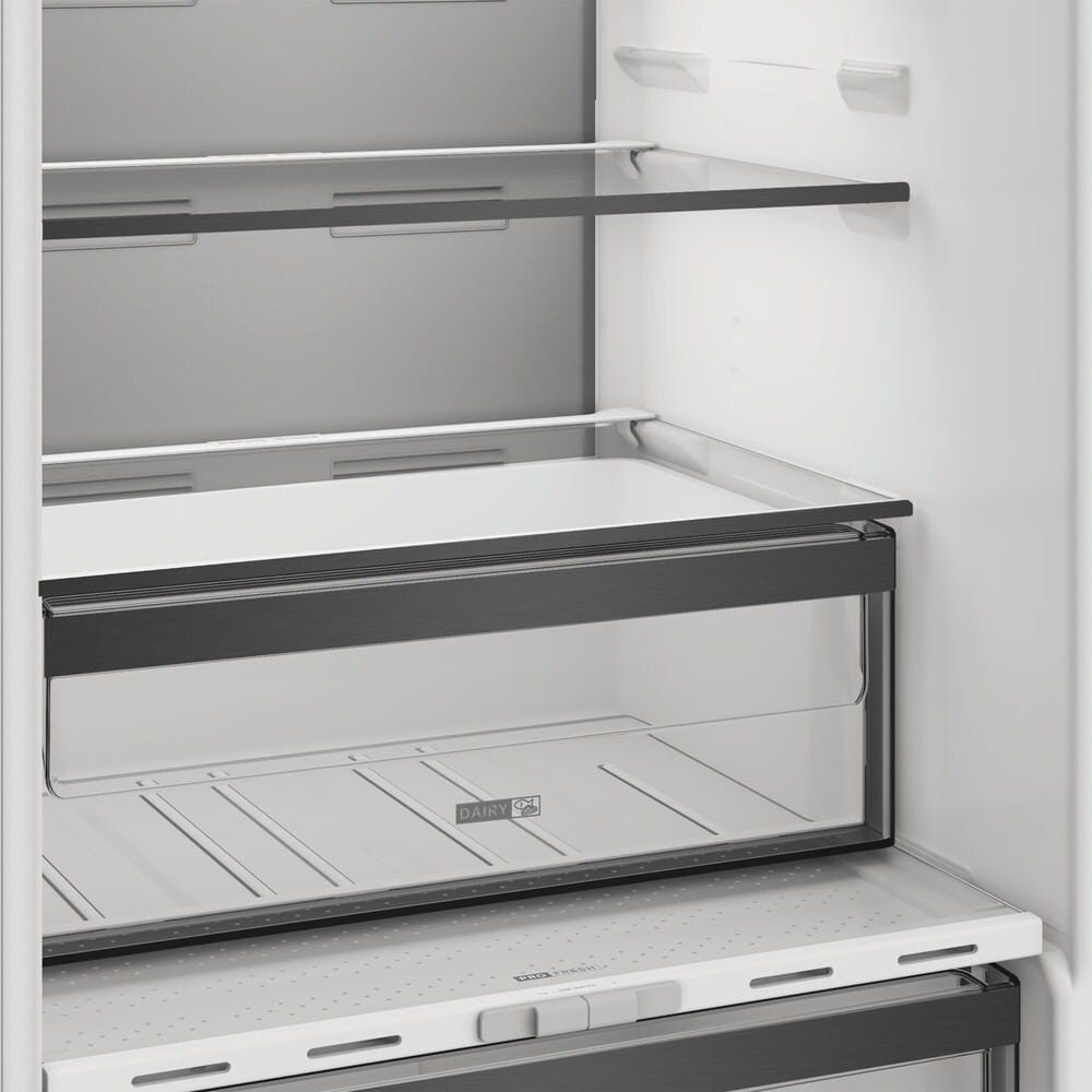 Whirlpool WHKN 3253 B4E Frigorifero con congelatore da incasso cm. 54 h. 178 - lt. 254