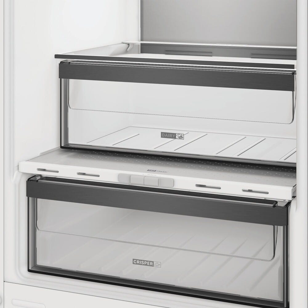 Whirlpool WHKN 3253 B4E Frigorifero con congelatore da incasso cm. 54 h. 178 - lt. 254