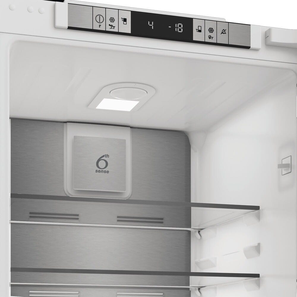 Whirlpool WHKN 3253 B4E Frigorifero con congelatore da incasso cm. 54 h. 178 - lt. 254