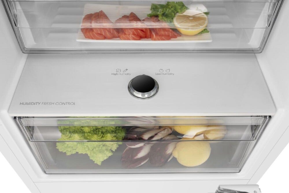 Hisense HBI54250E Frigorifero con congelatore da incasso cm. 54 h. 177 - lt. 252