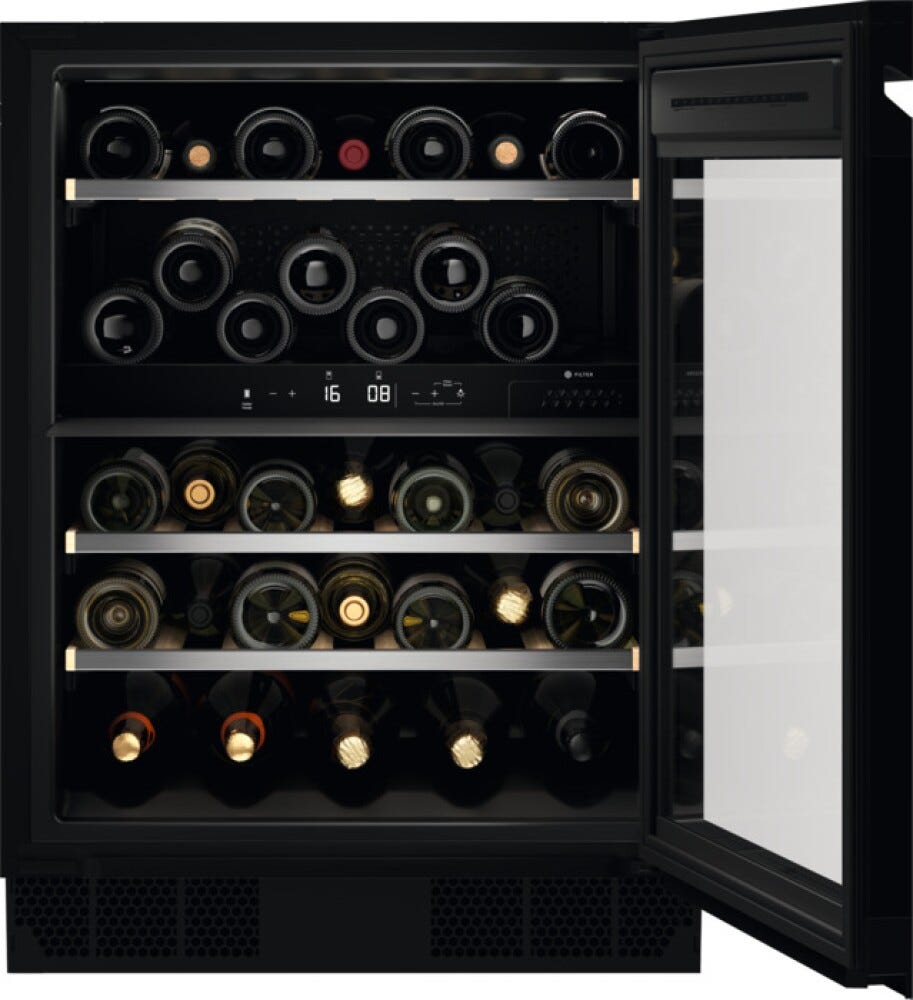 Electrolux EWUD140B8B Serie 800 Cantina vino da incasso cm. 60 h. 82 - 40 bottiglie - nero