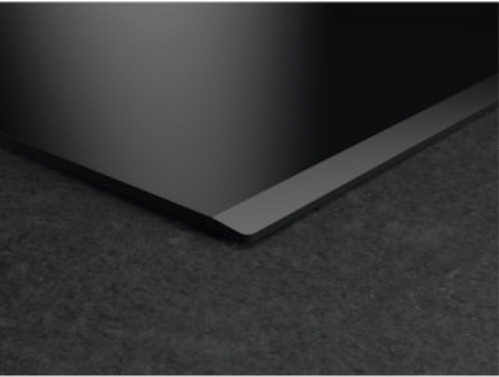 AEG TCH74B01FB . Piano cottura a induzione con cappa integrata, 4 zone cottura, 9 livelli di potenza, funzione Hob²Hood