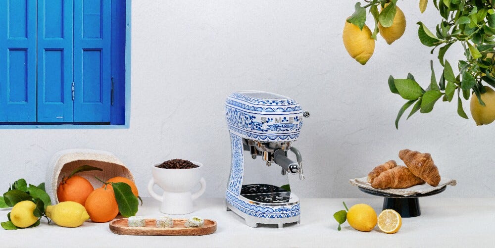 Smeg Selection ECF02DGBEU 50'S Style Blu Mediterraneo Macchina da caffè espresso manuale - decorato lucido