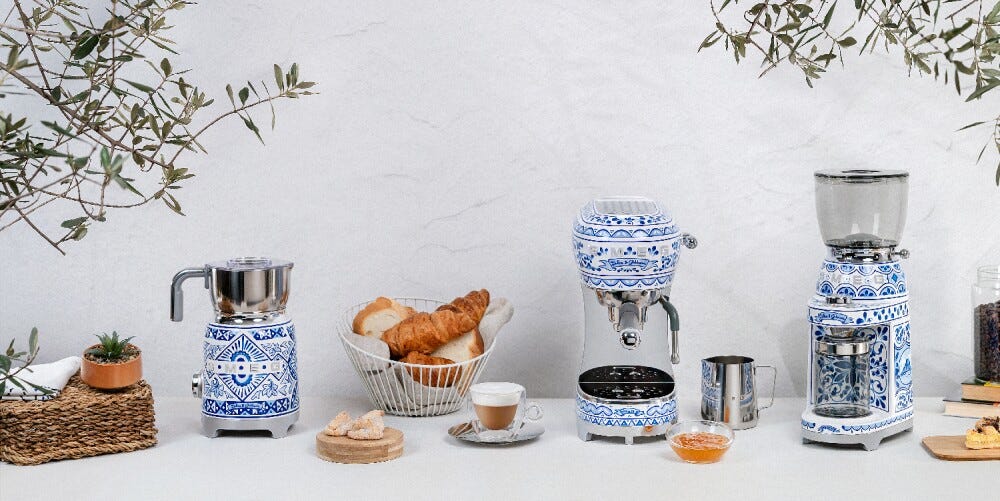 Smeg Selection ECF02DGBEU 50'S Style Blu Mediterraneo Macchina da caffè espresso manuale - decorato lucido