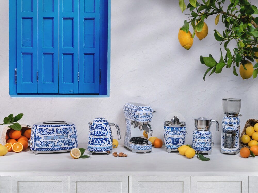 Smeg Selection ECF02DGBEU 50'S Style Blu Mediterraneo Macchina da caffè espresso manuale - decorato lucido
