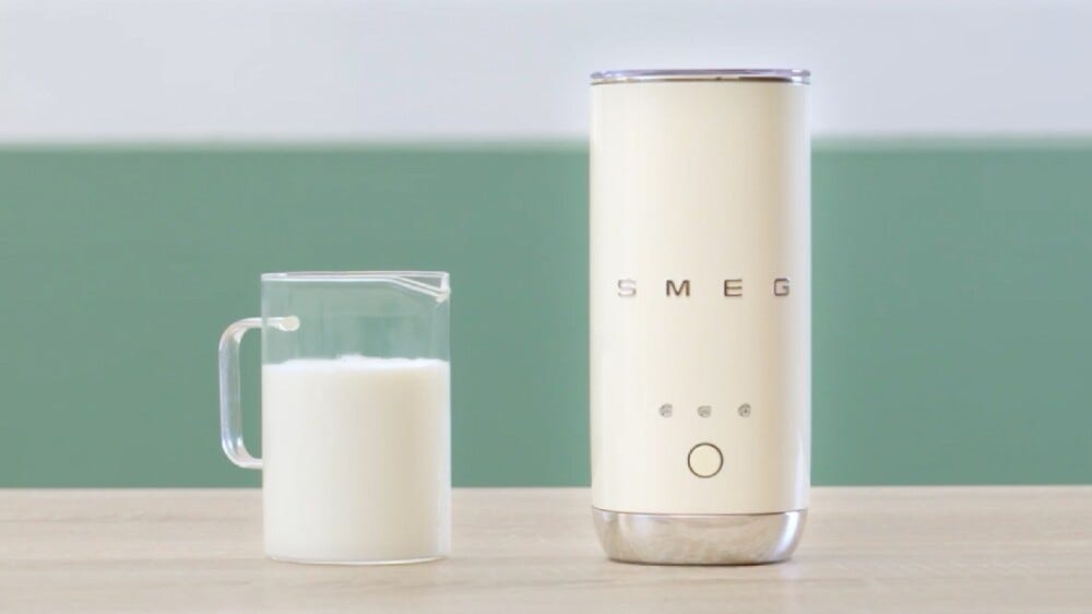 Smeg Selection MFF02WHEU 50's Style Montalatte elettrico 120 ml. - bianco lucido