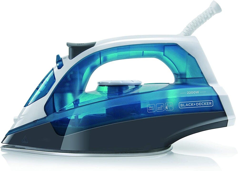 Black & Decker BXIR2200E Ferro a vapore con piastra in acciaio inox e sistema anticalcare.