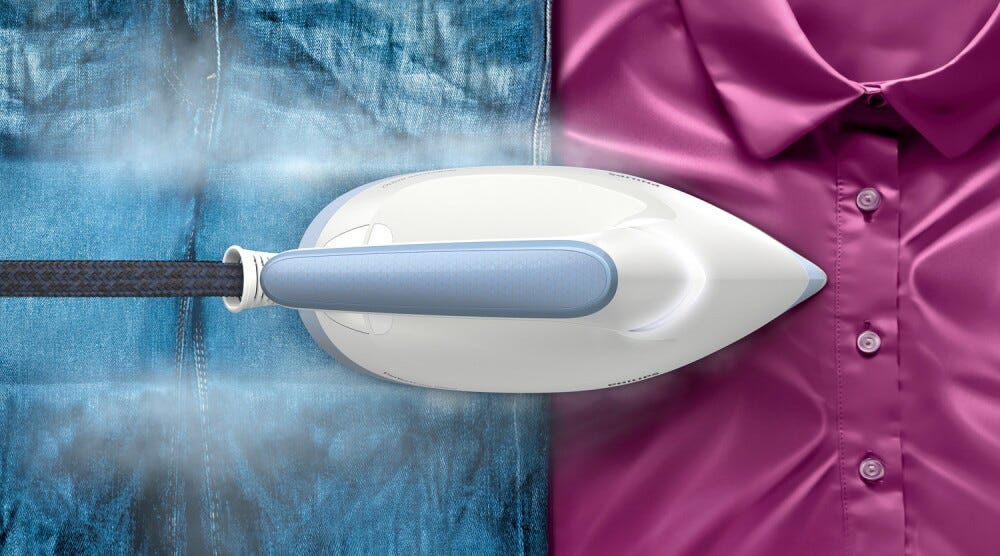 Philips PSG6026/20 Ferro da stiro generatore di vapore compatto e potente, con tecnologia OptimalTEMP per una stiratura veloce e sicura.