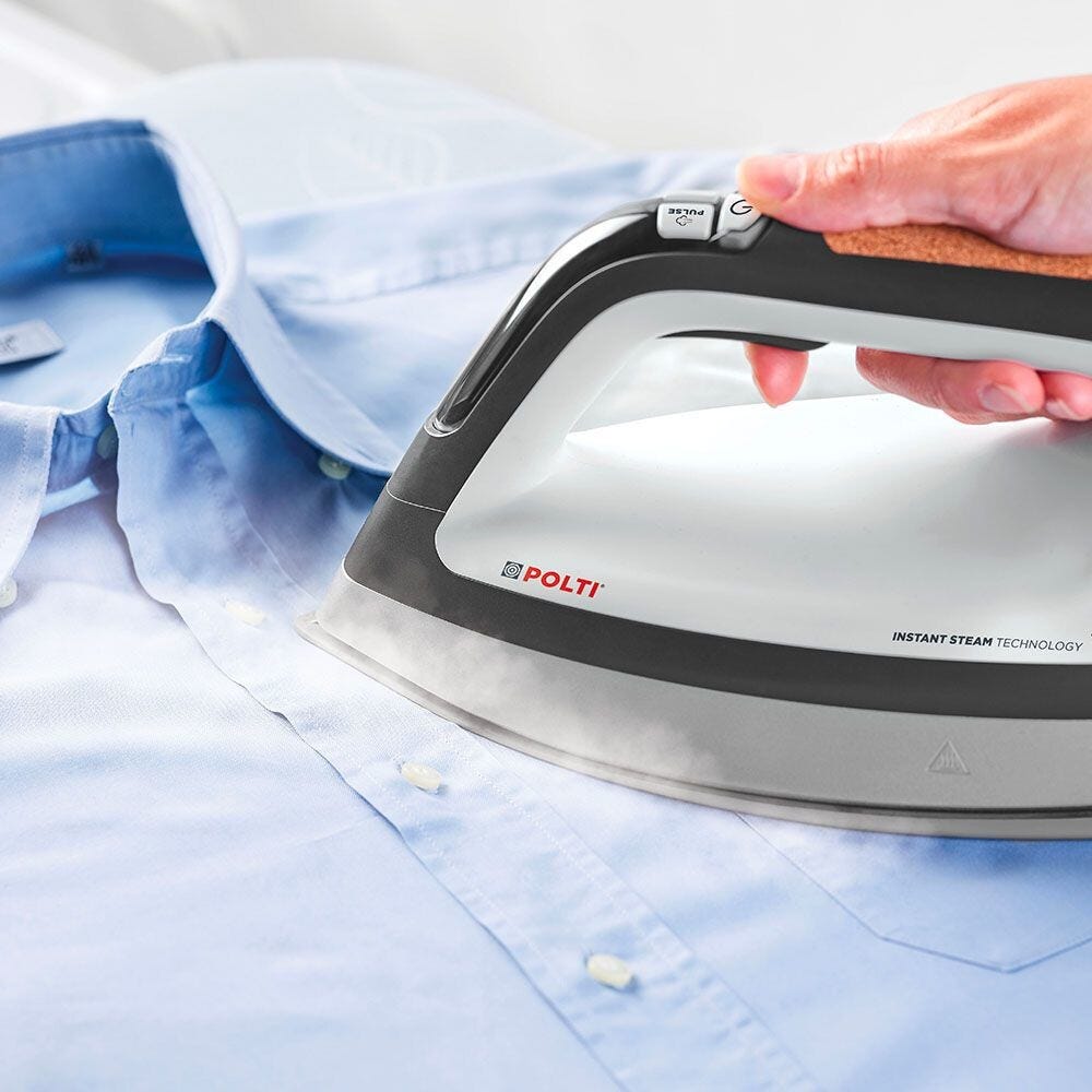 polti VI50.30 Ferro da stiro con tecnologia Instant Steam e piastra antiaderente per una stiratura efficiente e senza sforzo.